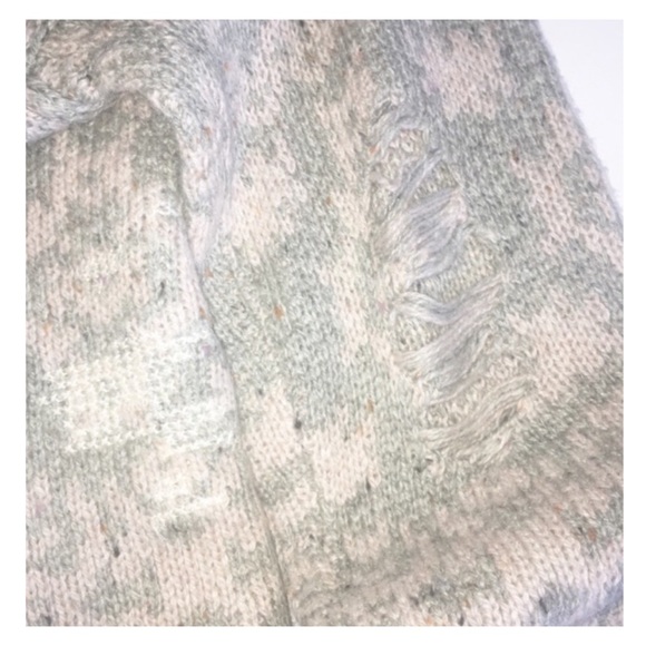 WILDFOX Pink Gray Venice Canal Shredded Sweater NWT - Picture 9 of 12